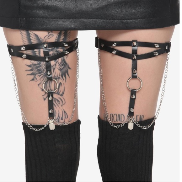 Hot Topic Accessories Hot Topic Black Oring Chain Spiked Garter Set